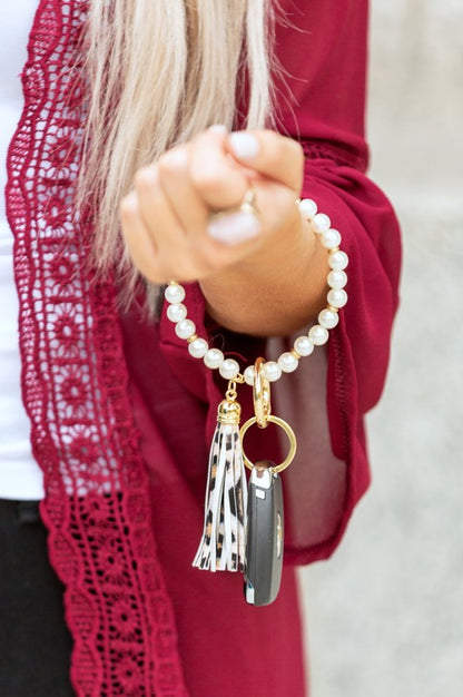 Classic Pearl Key Ring Bracelet with Faux Leather Leopard Tassel